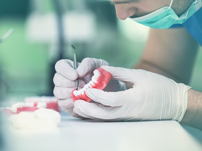 Prótesis dentales para recuperar dientes perdidos en Lugo
