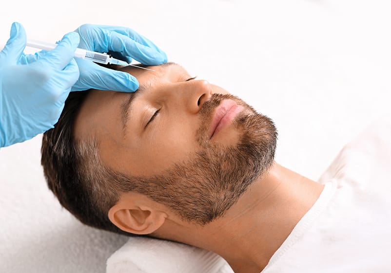 Tratamiento con bótox para elevar y definir las cejas